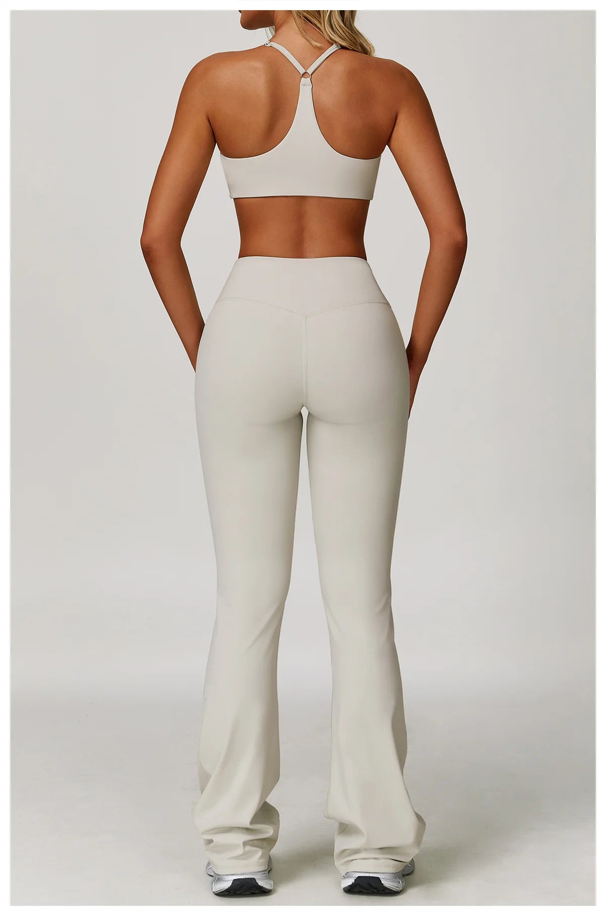 Conjunto Deportivo Sofía de 2 o 3 Piezas para Yoga y Entrenamiento